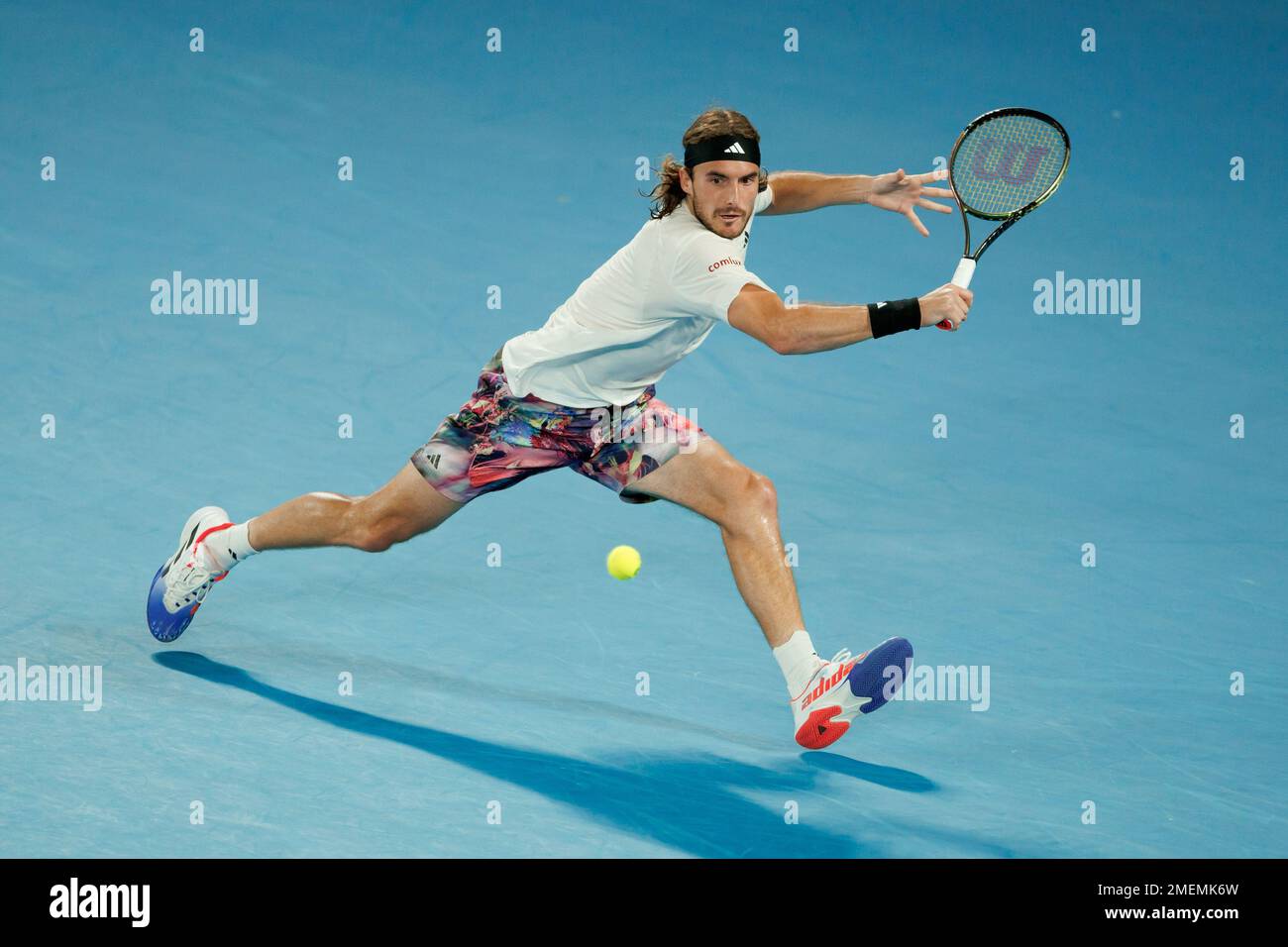 Melbourne Park 24/1/2023. Stefanos TSITSIPAS (GRE) in azione durante i quarti di finale all'Australian Open 2023. Corleve/Alamy Live News Foto Stock