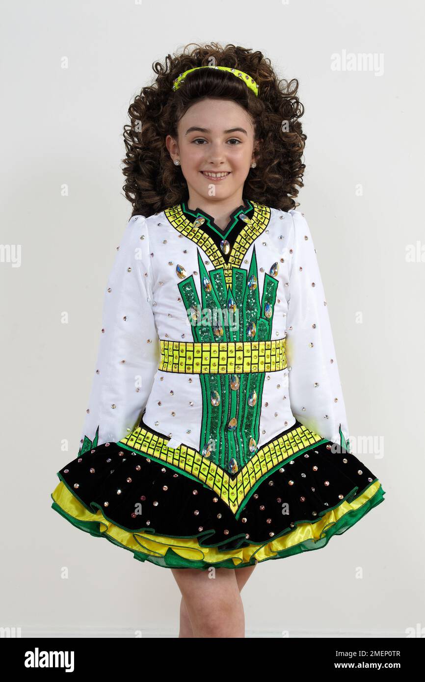 Ragazza adolescente che esegue danza irlandese Foto Stock