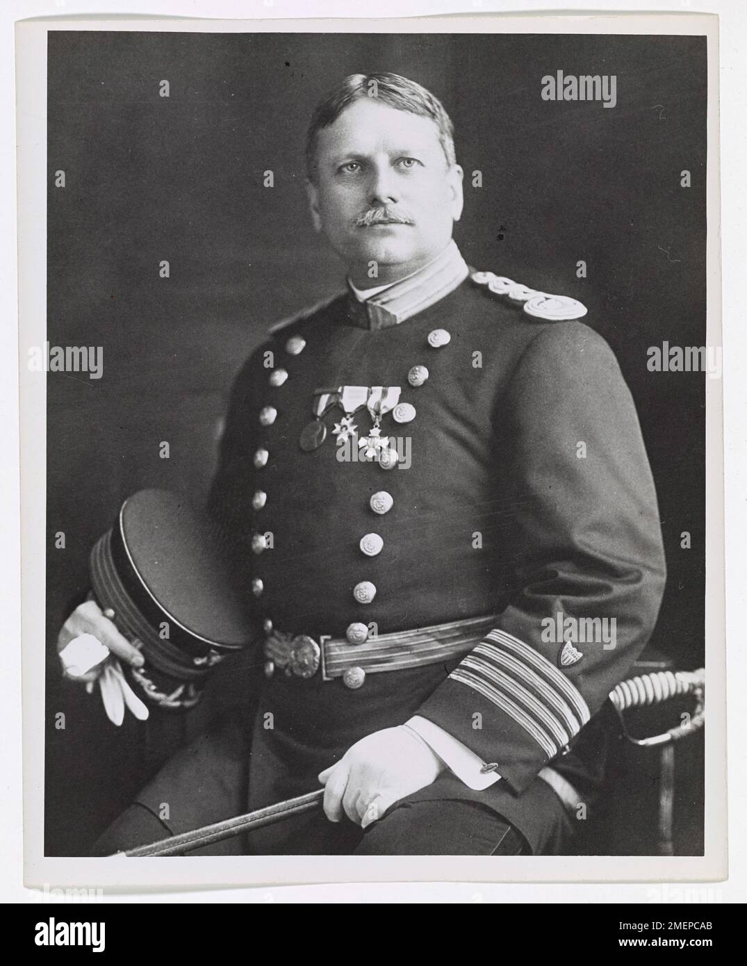 Il capitano Worth G. Ross servì come Comandante dello U.S. Revenue Cutter Service (USRCS) dal 1905 al 1911. La sua leadership giocò un ruolo chiave nello sviluppo e nella modernizzazione del servizio, che in seguito divenne la Guardia Costiera degli Stati Uniti. Foto Stock