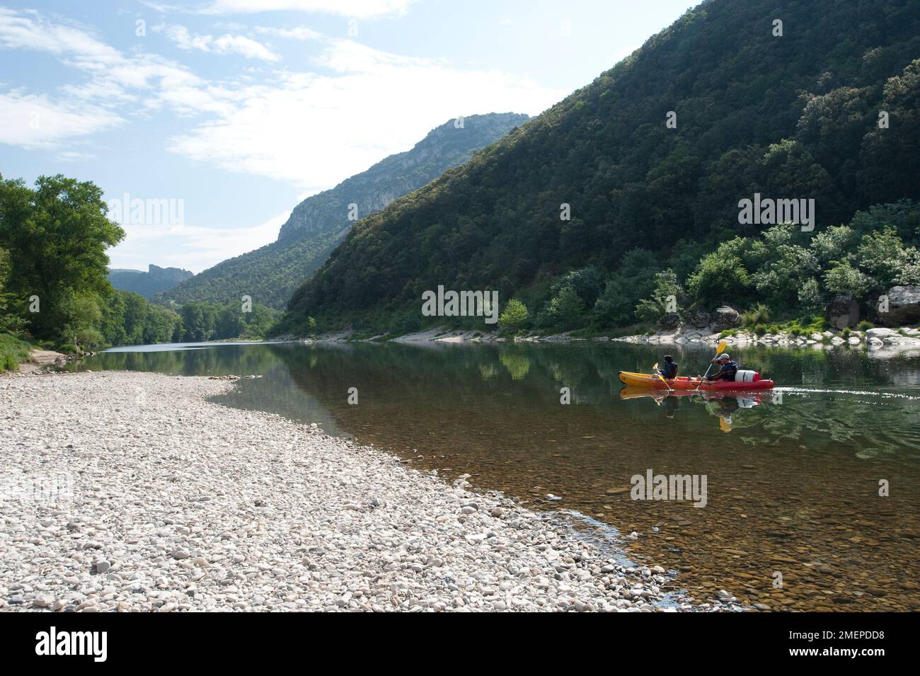 Francia, fiume Ardeche, Gorges de l'Ardeche, canoa Foto Stock