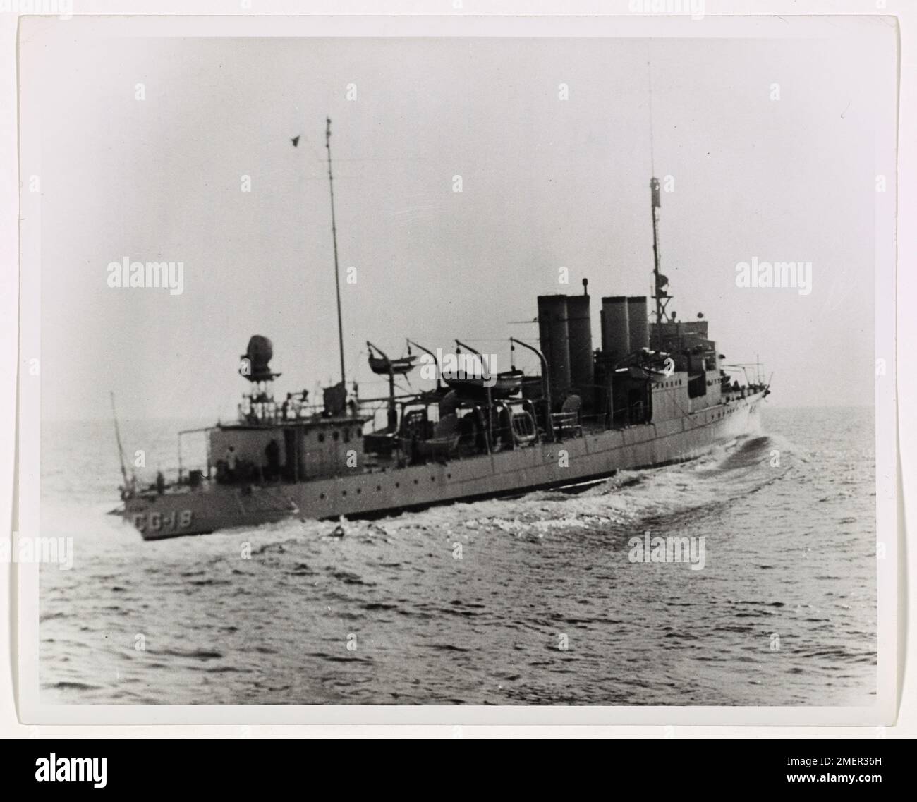 Il cacciatore della Guardia Costiera pattuglia le acque, alla ricerca di navi che trasportano rum. La CACCIA fa parte degli sforzi della Guardia Costiera degli Stati Uniti per prevenire il contrabbando illegale durante il suo servizio. Foto Stock