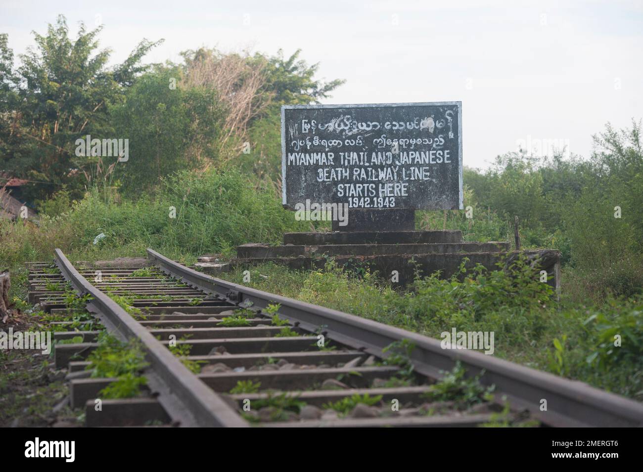 Myanmar, Myanmar sudorientale, Mawlamyine, Thanbyuzayat, inizio della ferrovia della morte Foto Stock