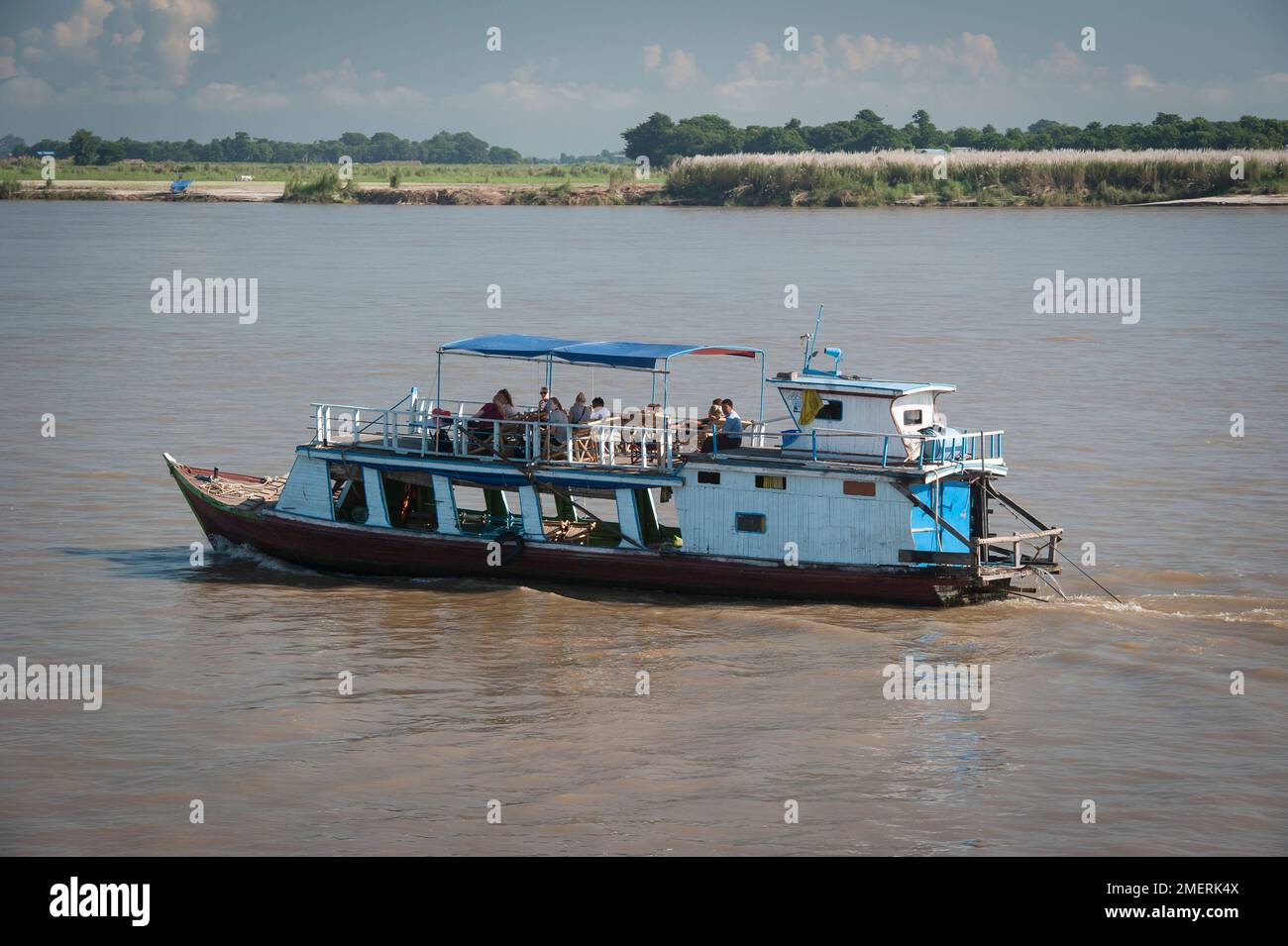 Myanmar, intorno a Mandalay, Mingun, Ayeyarwady fiume, traghetto Foto Stock