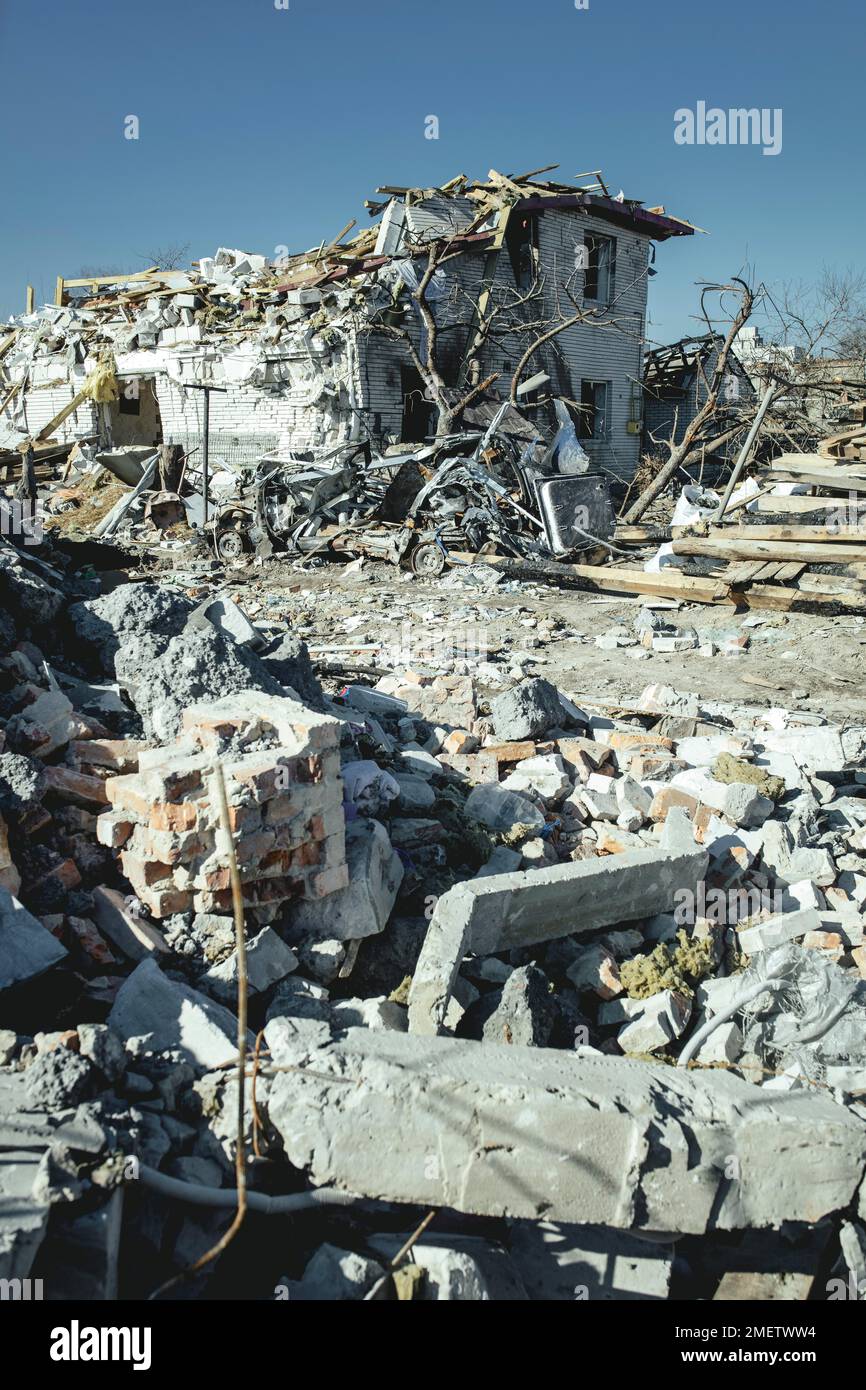 Rovine del quartiere residenziale Bohunia, è stato distrutto da un attacco missilistico russo nella notte del 1 al 2 marzo, Schytomir, Ucraina Foto Stock