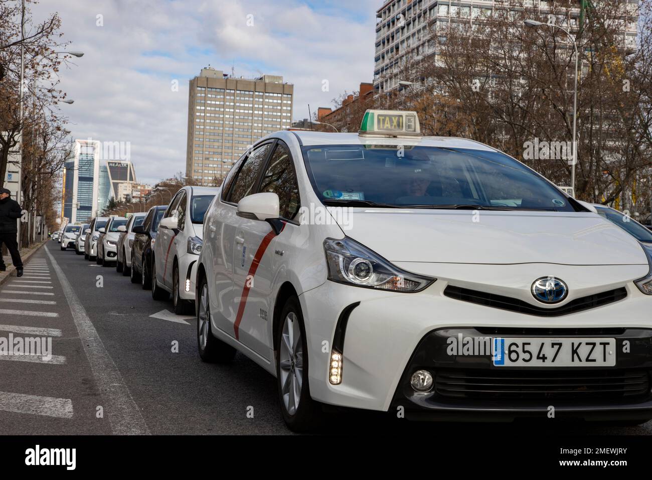 Cabina. Taxi. Tassisti dimostrazione di tassisti attraverso le strade della città di Madrid contro il governo regionale. In Spagna. Foto Stock