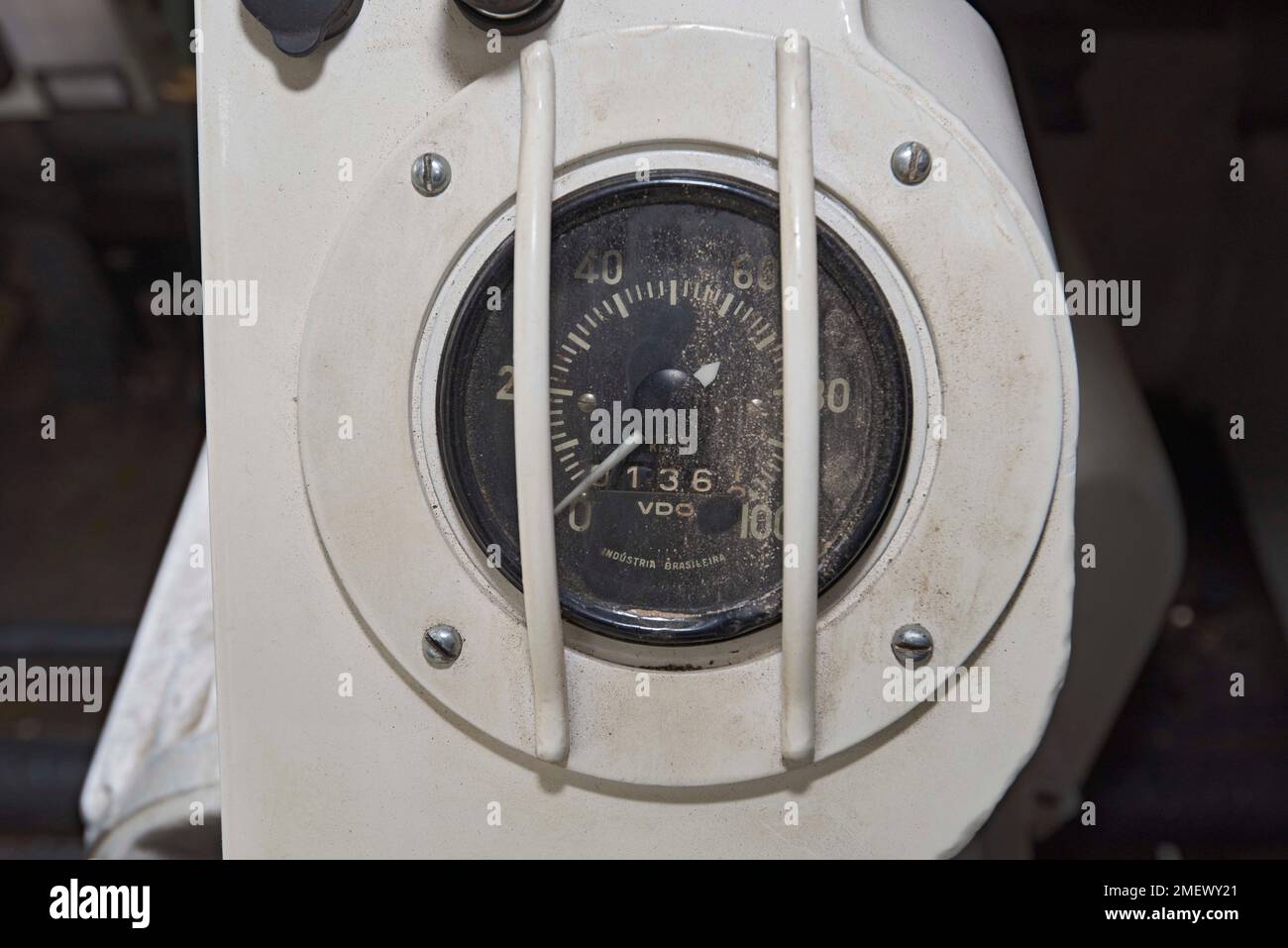 Serbatoio Stuart M3A1, tachimetro (comandi lato conducente) Foto Stock