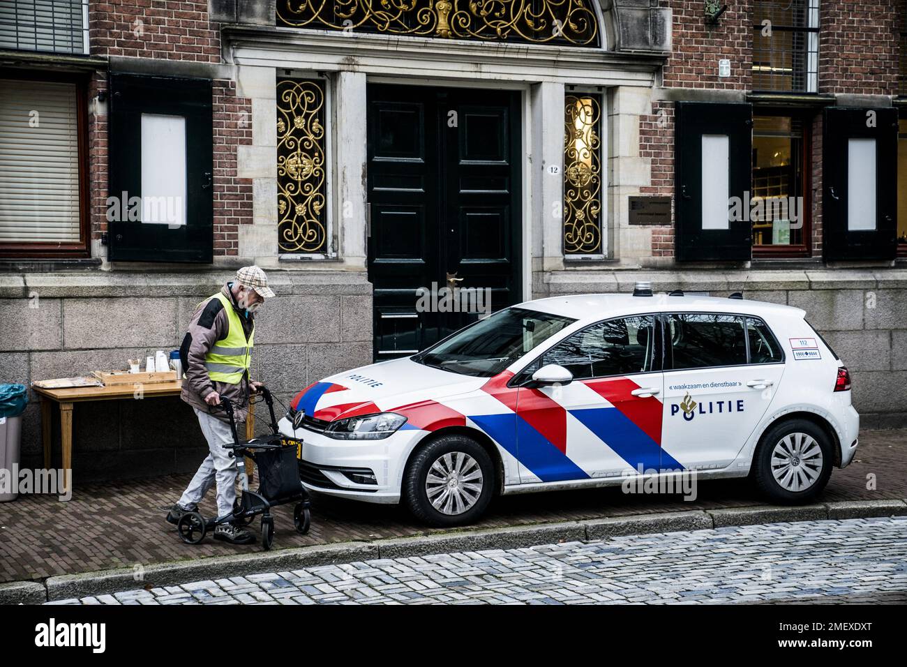 GRONINGEN - decine di agricoltori si riuniscono nella casa provinciale, ponendo fine a una serie di proteste lungo le case provinciali. Il gruppo d'azione degli agricoltori Farmers Defense Force ha già affermato che verranno intraprese nuove azioni se gli agricoltori saranno autorizzati a concimare meno terreni ad un ritmo accelerato. ANP SIESE VEENSTRA olanda fuori - belgio fuori Foto Stock