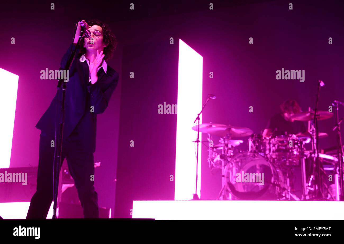 Il 1975 in concerto dal Barclays Center di New York Foto Stock