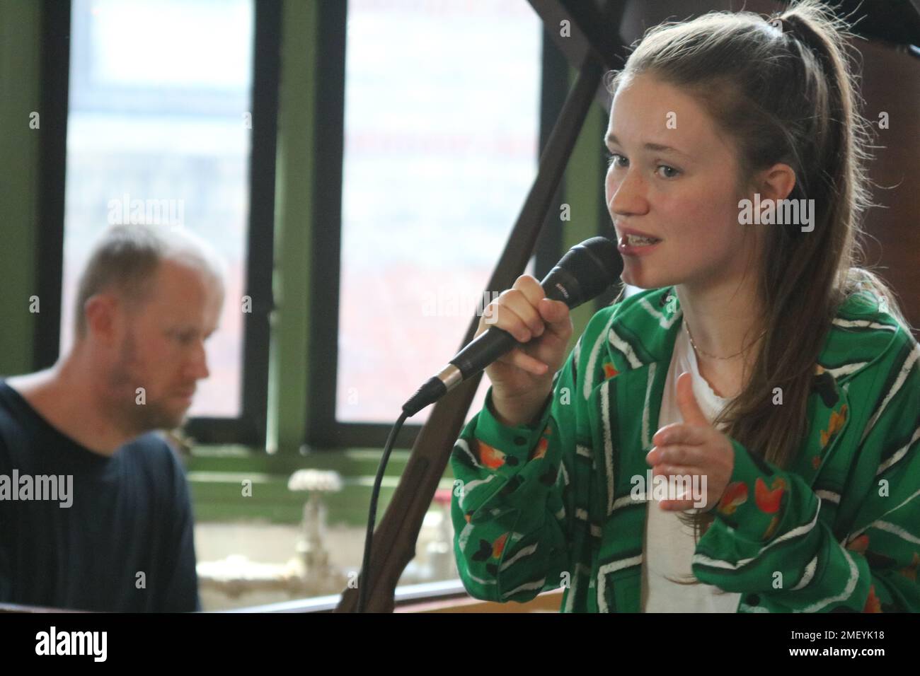 Il cantautore norvegese Sigrid filma una sessione a Brooklyn Foto Stock