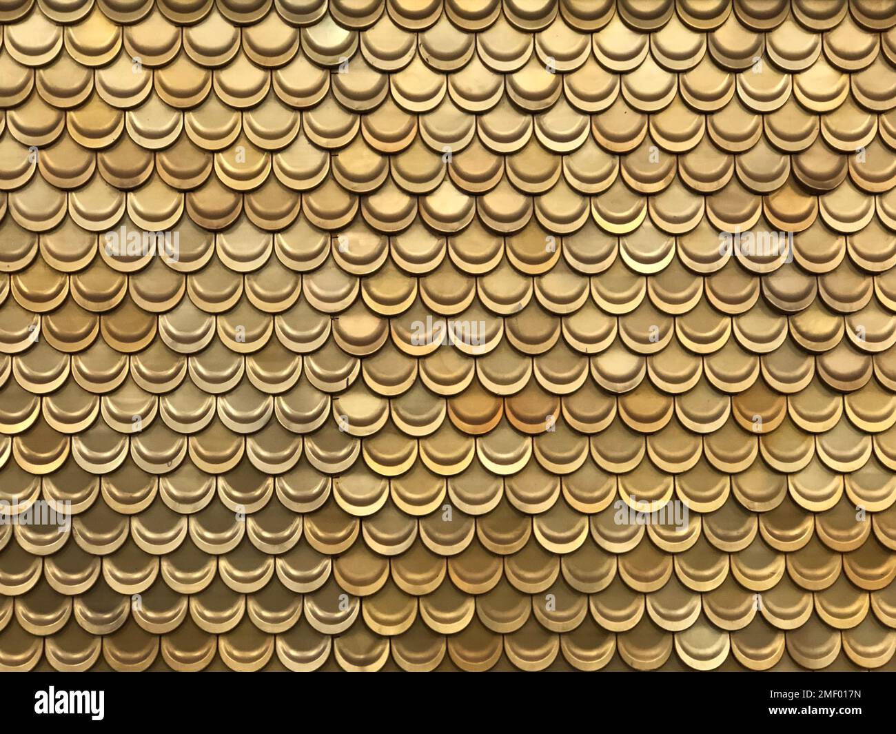 Scale golden Metal astratto sfondo modello di curva Foto Stock