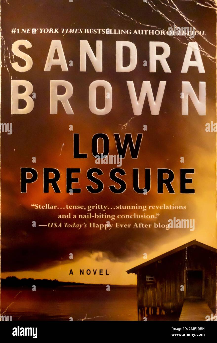 Libro di bassa pressione di Sandra Brown 2012 Foto Stock