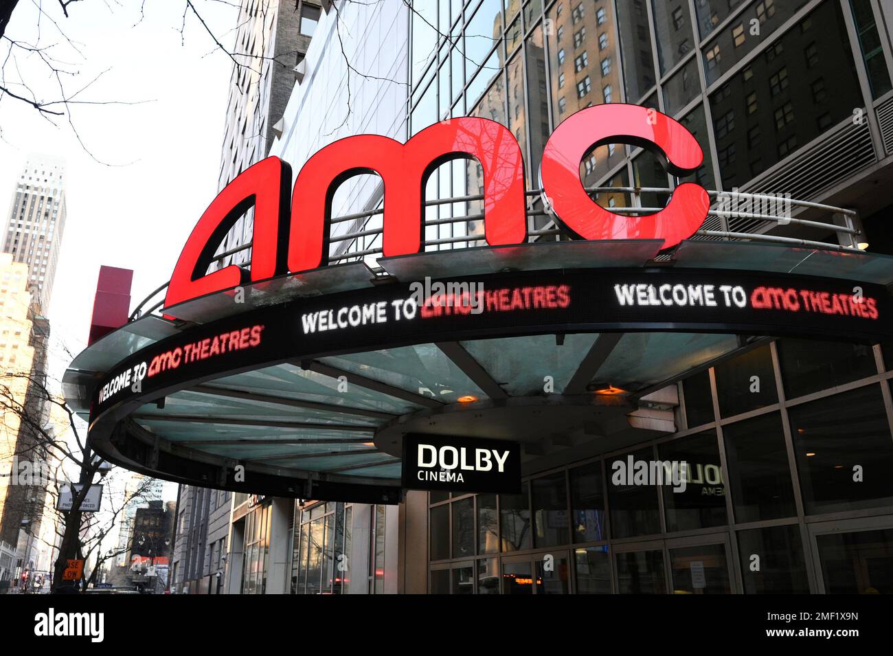 AMC 34th Street theater reopens after COVID-19 closures, on March 5, 2021, in New York. (Photo by Evan Agostini/Invision/AP) Foto Stock