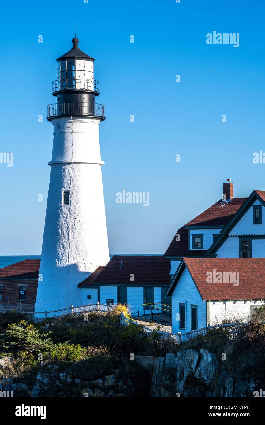 Portland Head Light e Keepers' Quarters a Cape Elizabeth e Fort Williams Park nel Maine Foto Stock