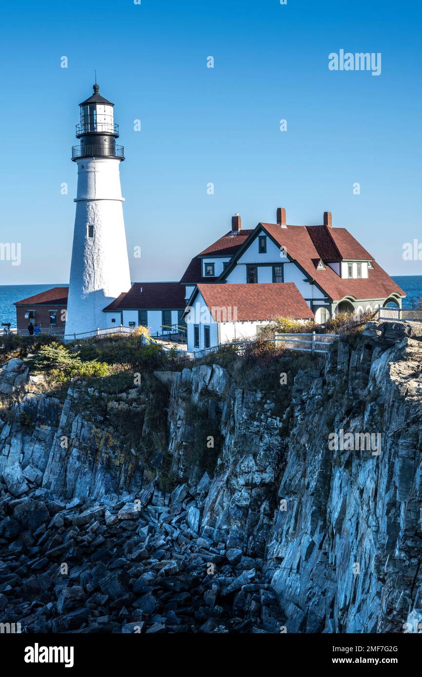 Portland Head Light e Keepers' Quarters a Cape Elizabeth e Fort Williams Park nel Maine Foto Stock