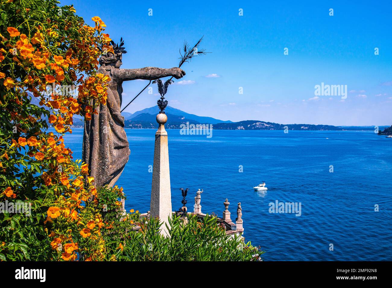 Giardino barocco in stile italiano sull'Isola Bella, nelle isole borromee nel lago maggiore Foto Stock