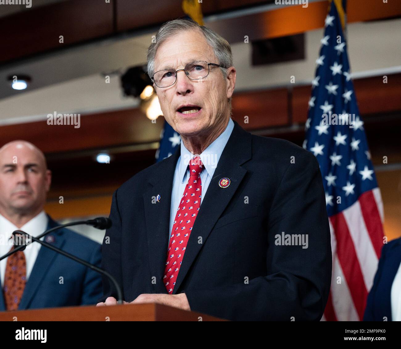 Washington, Stati Uniti. 24th Jan, 2023. STATI UNITI Il rappresentante Brian Babin (R-TX) intervenendo in una conferenza stampa con altri repubblicani della Camera sul confine meridionale. (Foto di Michael Brochstein/Sipa USA) Credit: Sipa USA/Alamy Live News Foto Stock