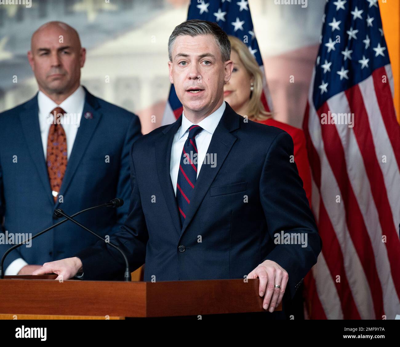 Washington, Stati Uniti. 24th Jan, 2023. STATI UNITI Il rappresentante Jim Banks (R-IN) intervenendo in una conferenza stampa con altri repubblicani della Camera sul confine meridionale. Credit: SOPA Images Limited/Alamy Live News Foto Stock