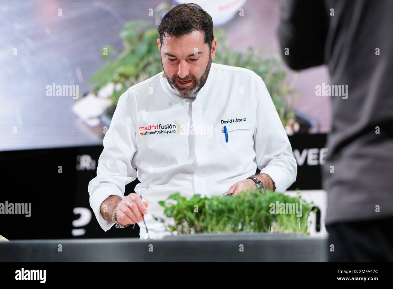 Madrid, Spagna. 24th Jan, 2023. Lo chef spagnolo David López del ristorante Ensayo durante l'edizione del congresso gastronomico internazionale Fusion di Madrid all'IFEMA di Madrid. (Foto di Atilano Garcia/SOPA Images/Sipa USA) Credit: Sipa USA/Alamy Live News Foto Stock