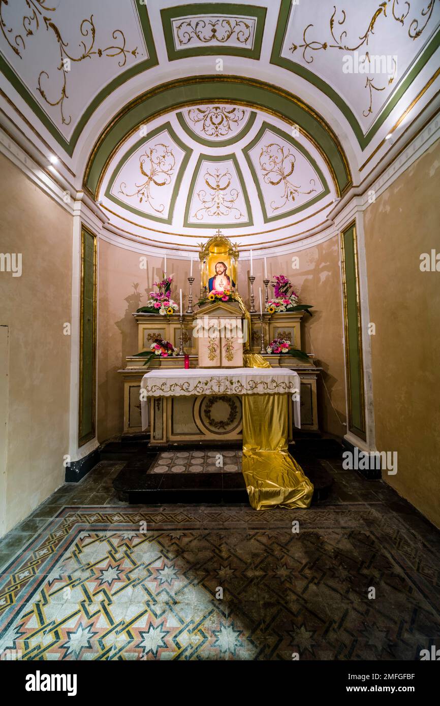 Un piccolo altare all'interno della Chiesa di Santa Maria della Scala, Chiesa di Santa Maria delle Scale. Foto Stock
