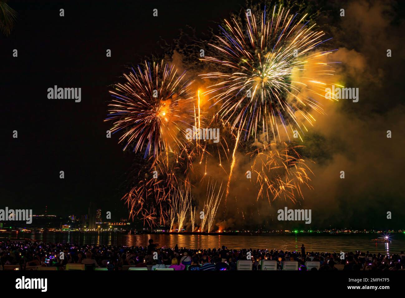 Spettacolo internazionale di fuochi d'artificio, Pattaya, Chonburi, Thailandia Foto Stock