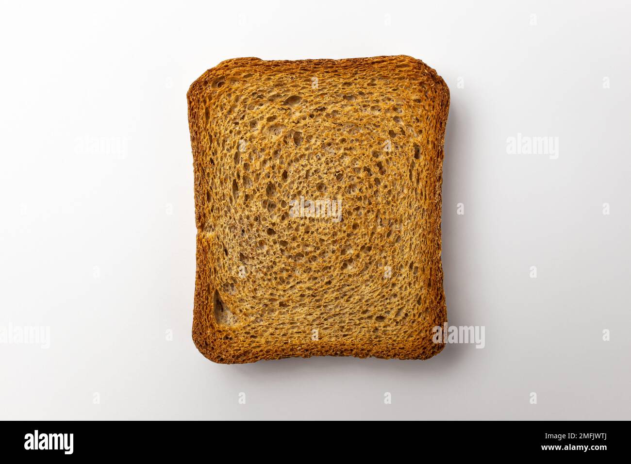 Biscotti di grano integrale su sfondo bianco Foto Stock