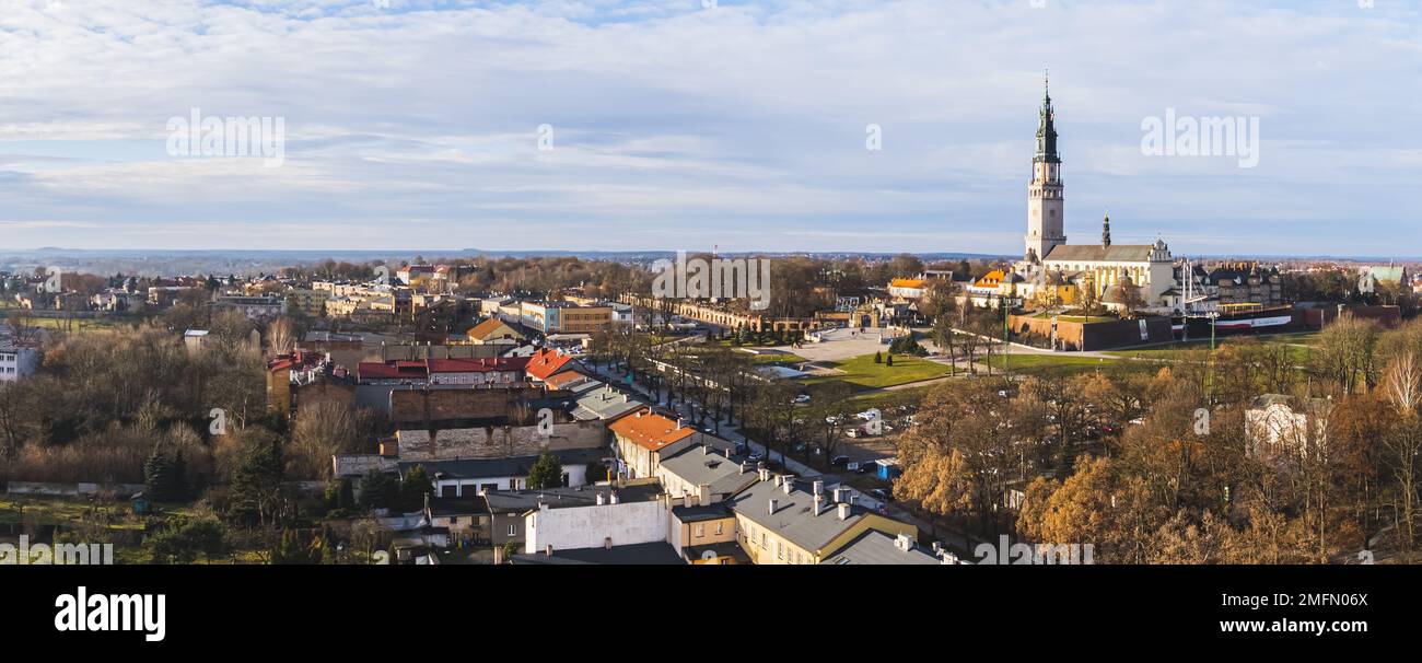 01.03.2023 Czestochowa, Polonia.- Vista drone del monastero di Czestochowa Polonia. Foto di alta qualità Foto Stock