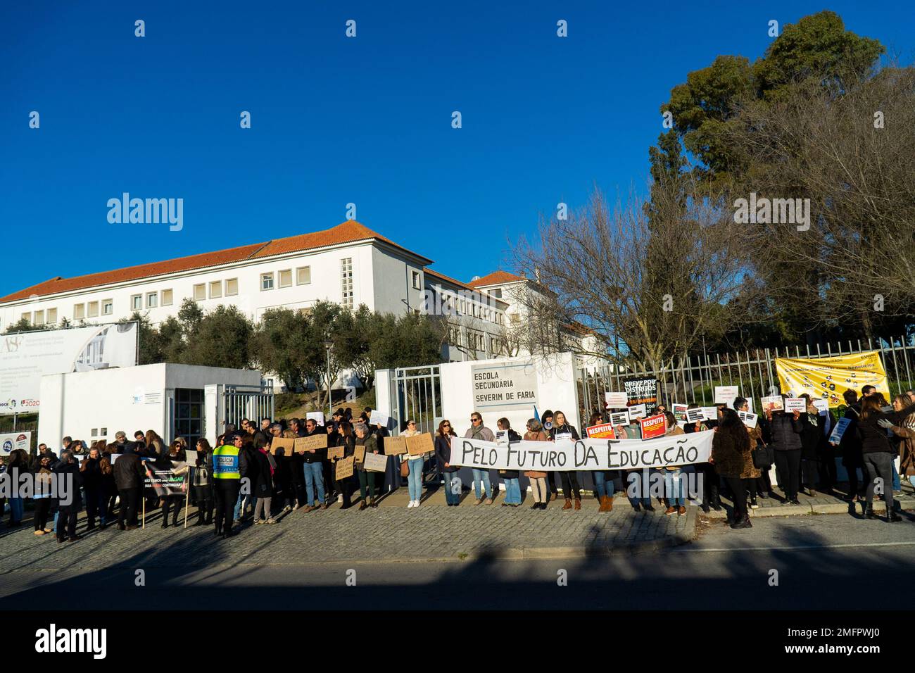 Évora, Portogallo, 25 gennaio 2023: Il Portogallo è teatro di scioperi e dimostrazioni da parte di insegnanti di tutto il paese. Oggi è stata una giornata di manifestazione a Évora. Credit: João Manita/Alamy Live News Foto Stock