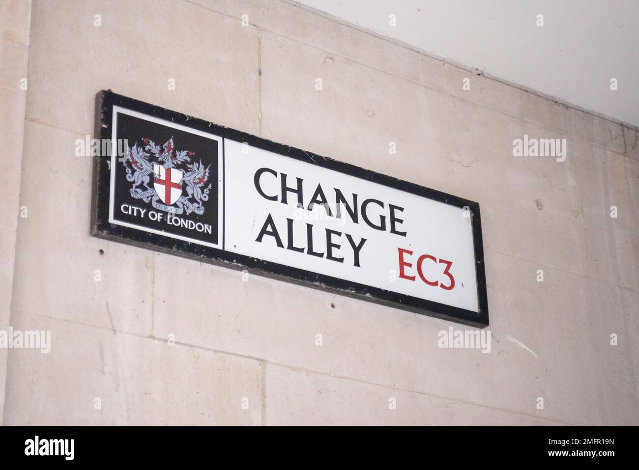 Change Alley, noto anche come Exchange Alley, nella città di Londra, Regno Unito. Antico vicolo di collegamento vicino al Royal Exchange e l'origine del commercio Foto Stock