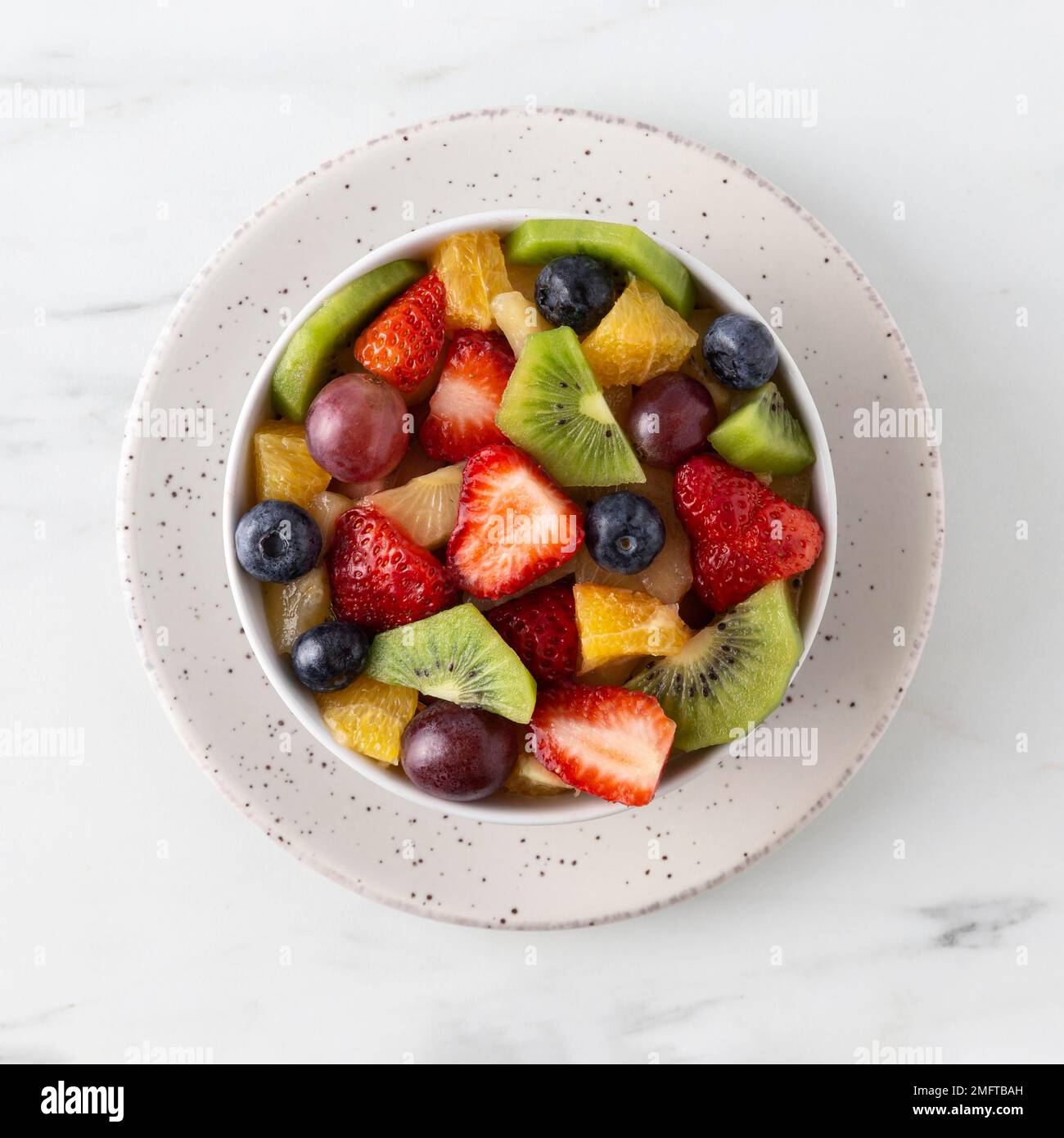 delizioso e salutare spuntino con frutta varia Foto Stock