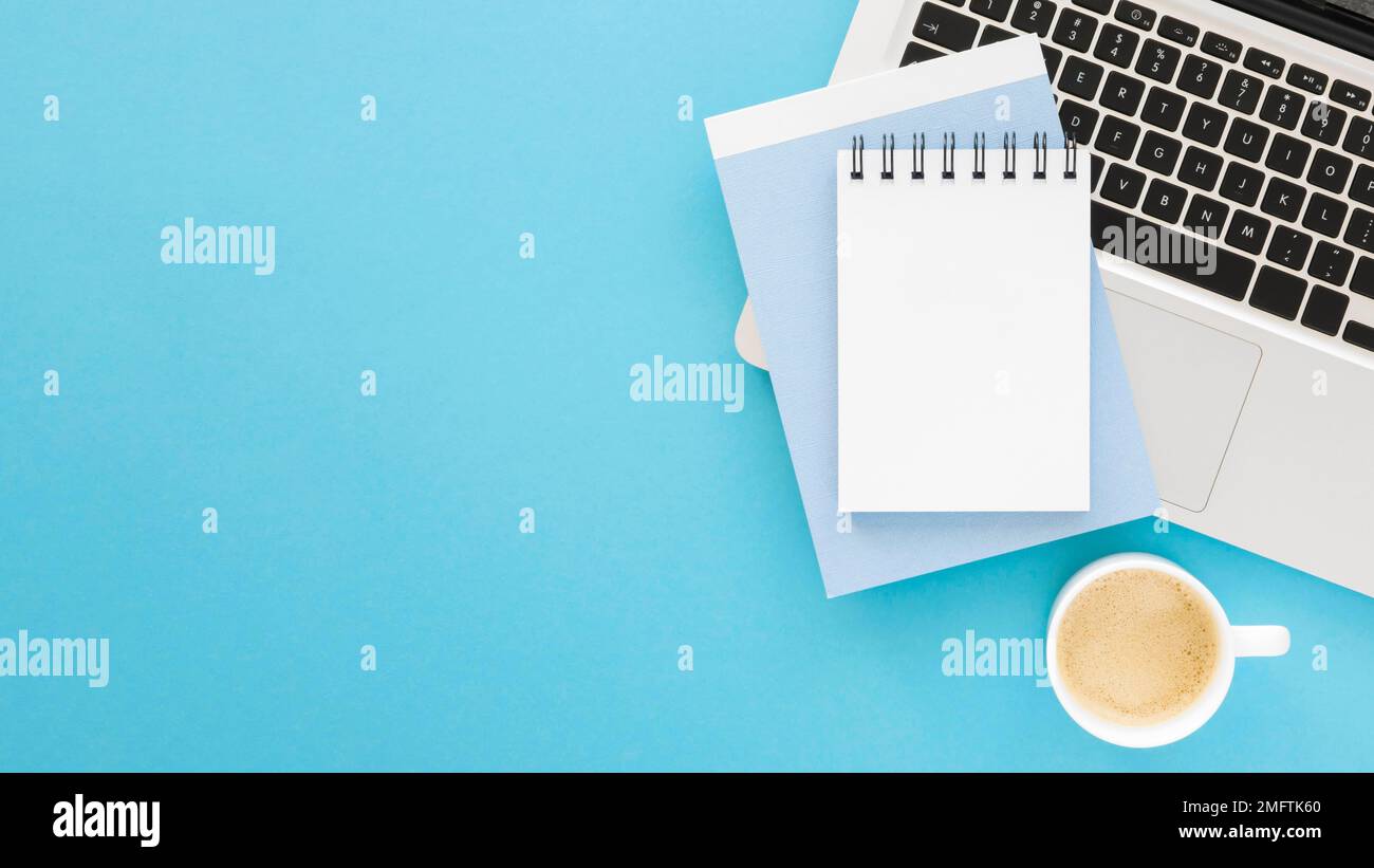 vista dall'alto concetto di lunedì blu con spazio per la copia Foto Stock