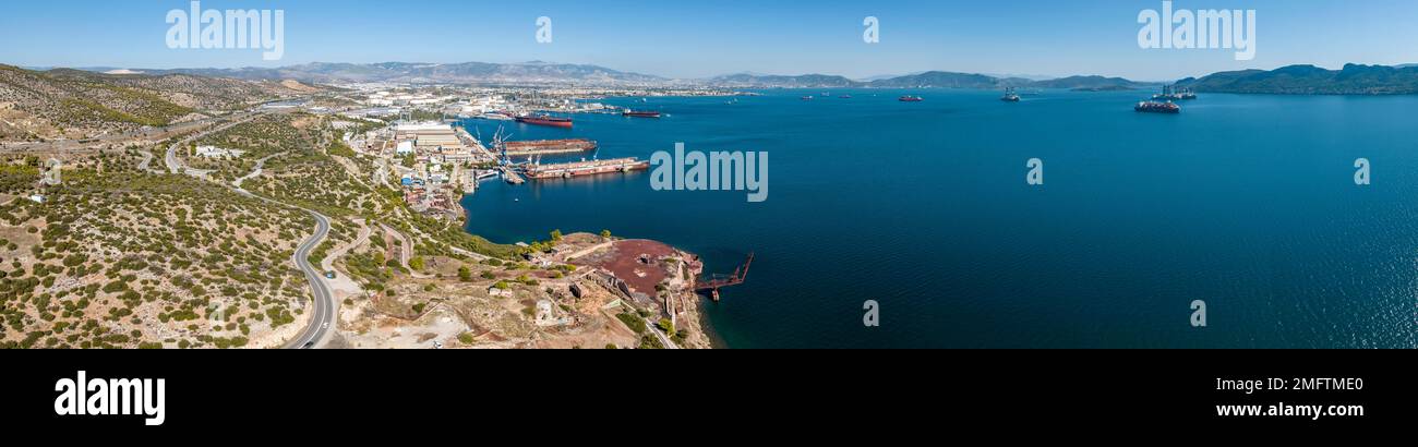 Porto industriale, Baia di Eleusis, Attica, Grecia Foto Stock