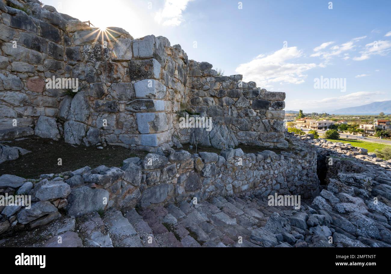 Rovine del sito miceneo di Tiryns, sito di scavo, Peloponneso, Grecia Foto Stock
