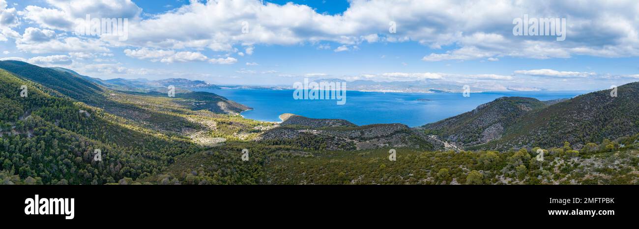 Vista sul mare e il paesaggio, Golfo Saronico, Peloponneso, Grecia Foto Stock
