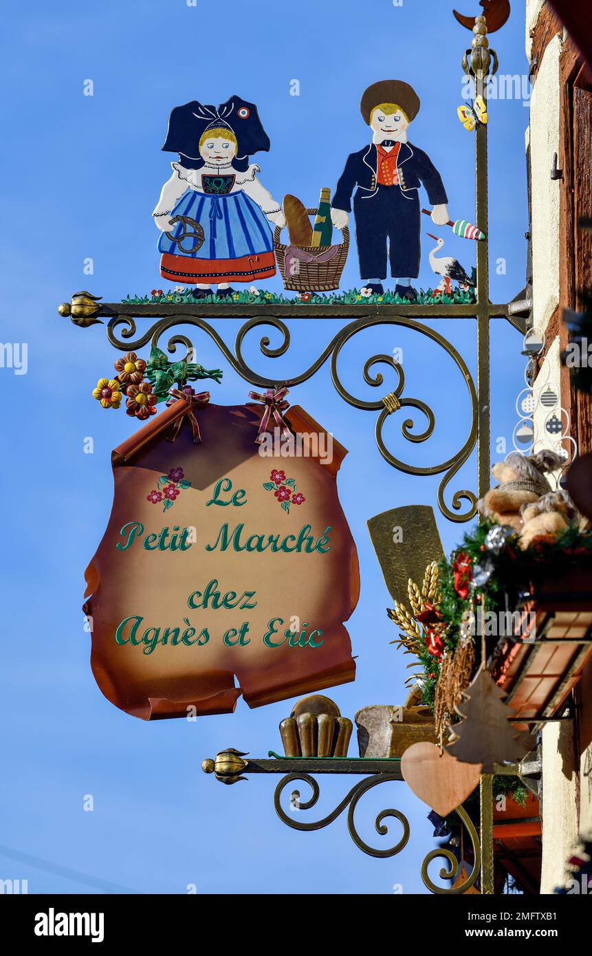 Cartello al ristorante le Petit Marche, Eguisheim, Dipartimento Alto Reno, Regione Grand Est, Alsazia, Francia Foto Stock