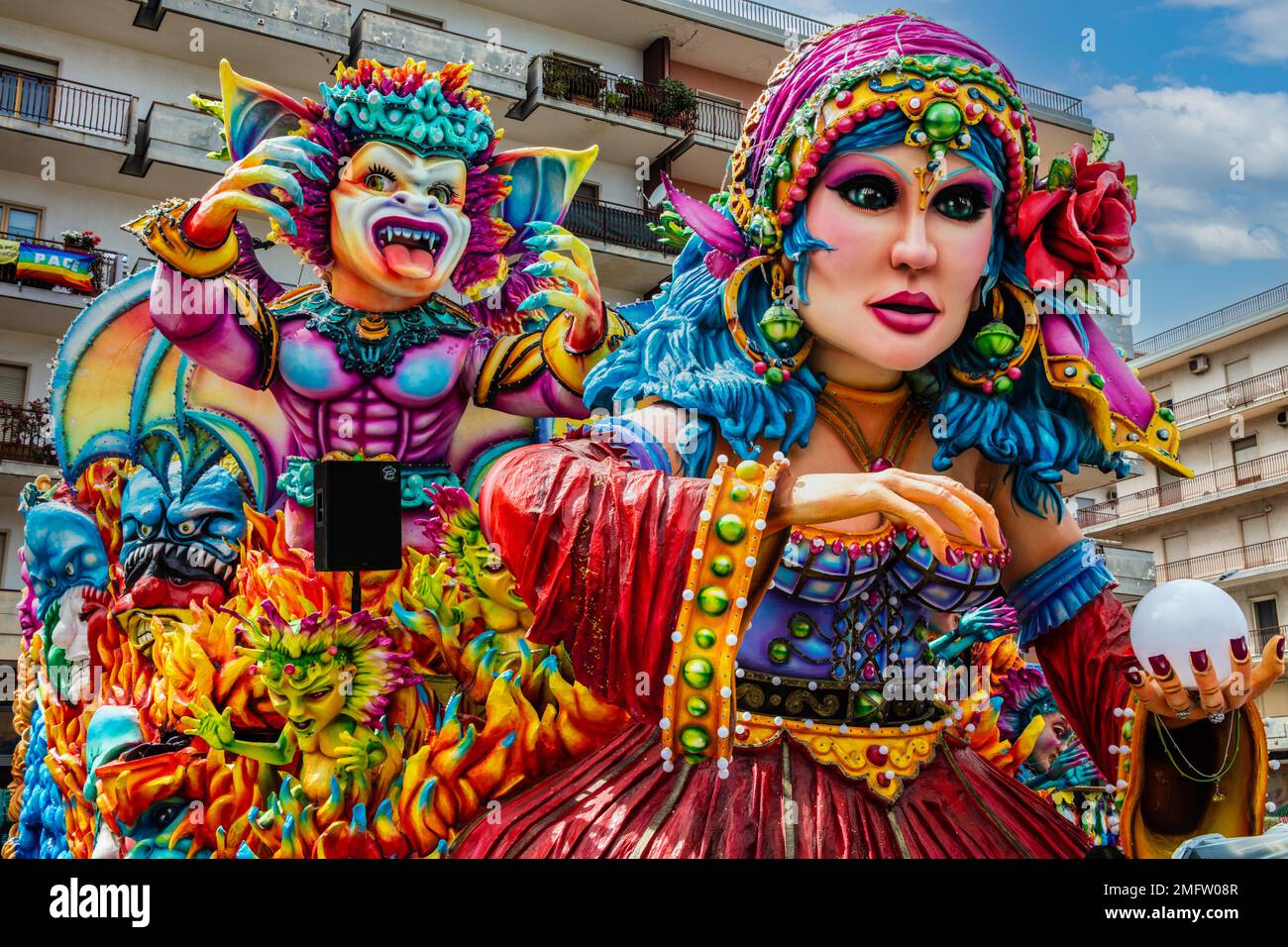Carnevale di Schoenster in Sicilia, sfilata di carri allegorici e fioriti, Acireale, Sicilia, Acireale, Sicilia, Italia Foto Stock