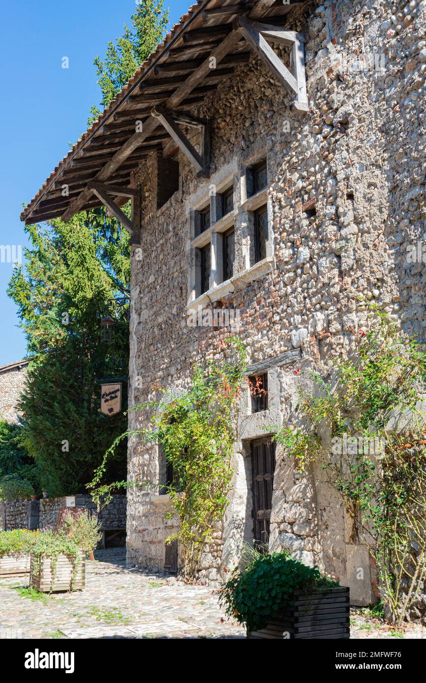 Negozio l'echoppe du Bois a Perouges, Francia Foto Stock