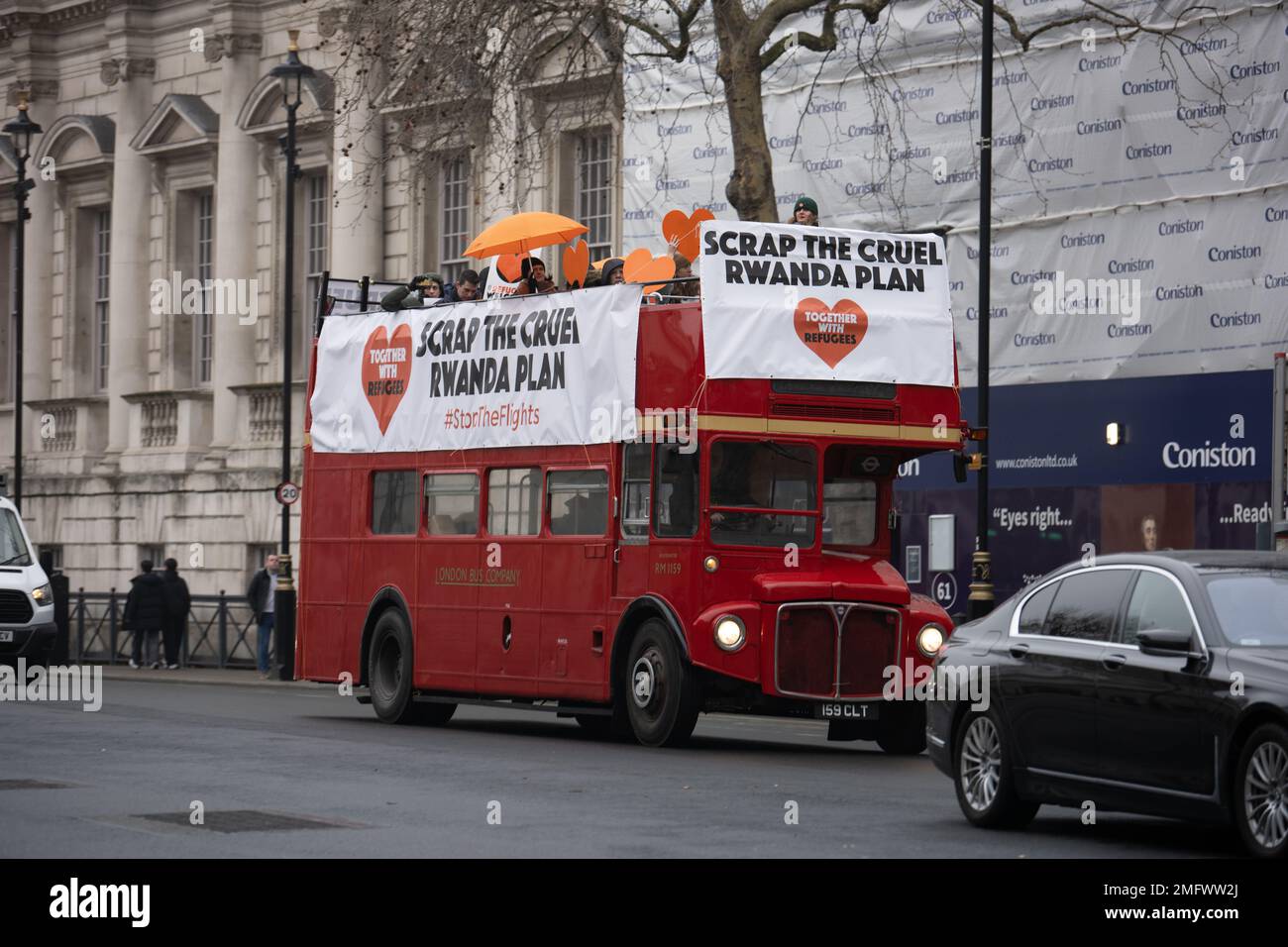 Londra, Regno Unito. 25th Jan, 2023. Voli Ruanda autobus di protesta, Whitehall Londra UK Credit: Ian Davidson/Alamy Live News Foto Stock