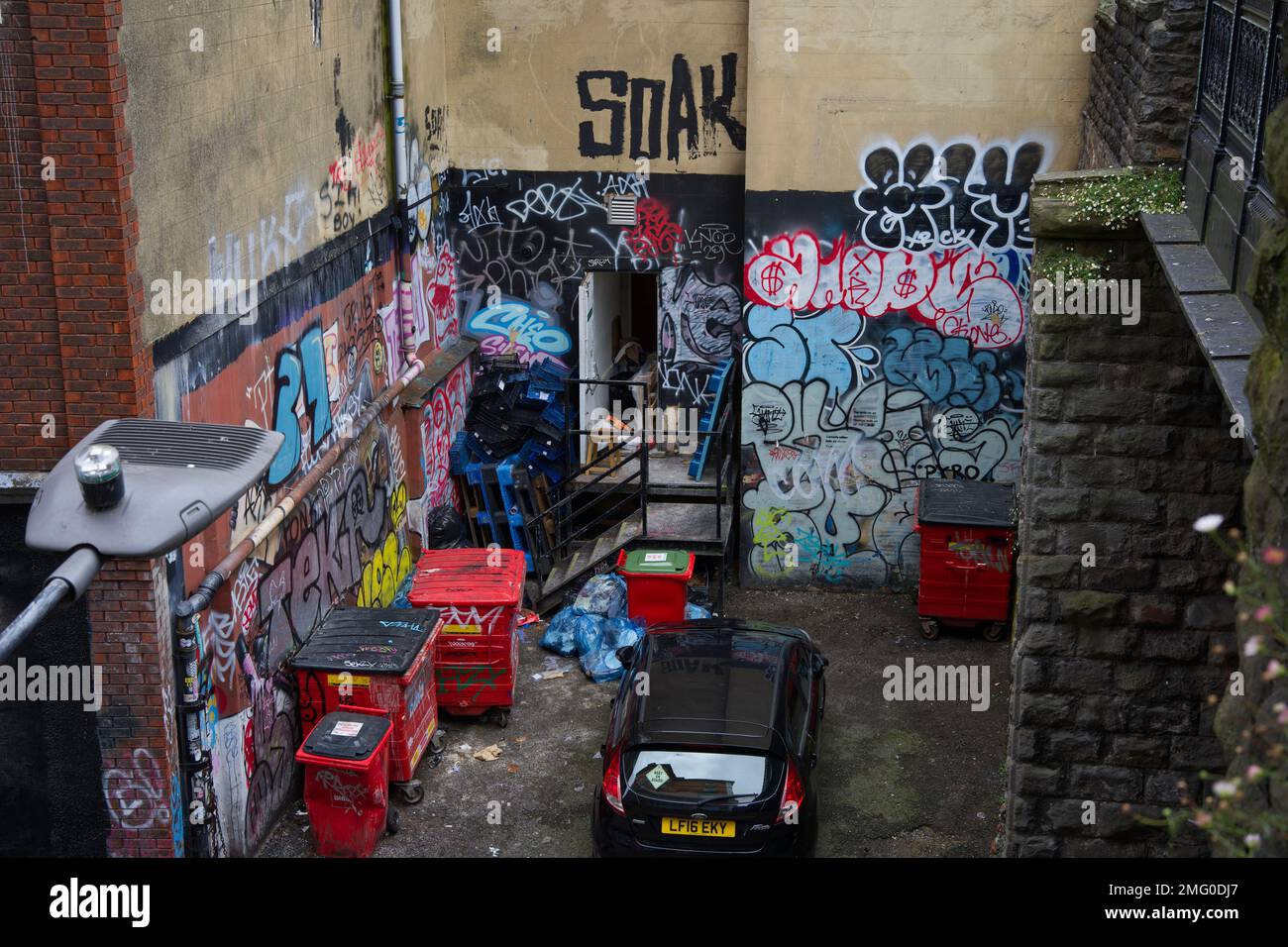 Graffiti art al Park Avenue inn Bristol, Regno Unito Foto Stock