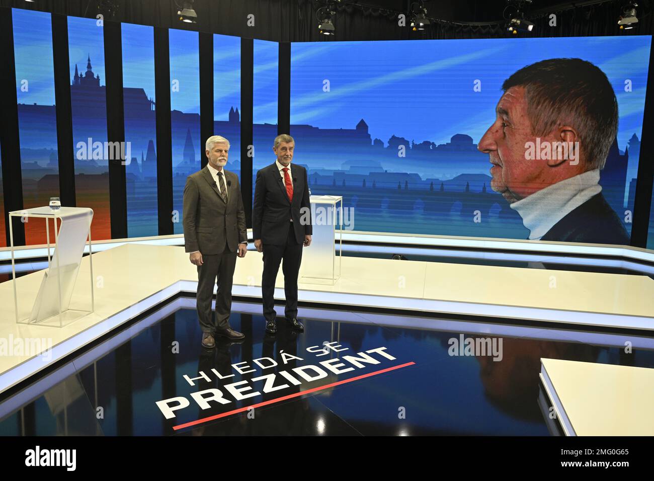 Praga, Repubblica Ceca. 25th Jan, 2023. I candidati presidenziali Petr Pavel, a sinistra, e Andrej Babis prendono parte al dibattito televisivo con su CNN prima News oggi, mercoledì 25 gennaio 2023. Credit: Vit Simanek/CTK Photo/Alamy Live News Foto Stock