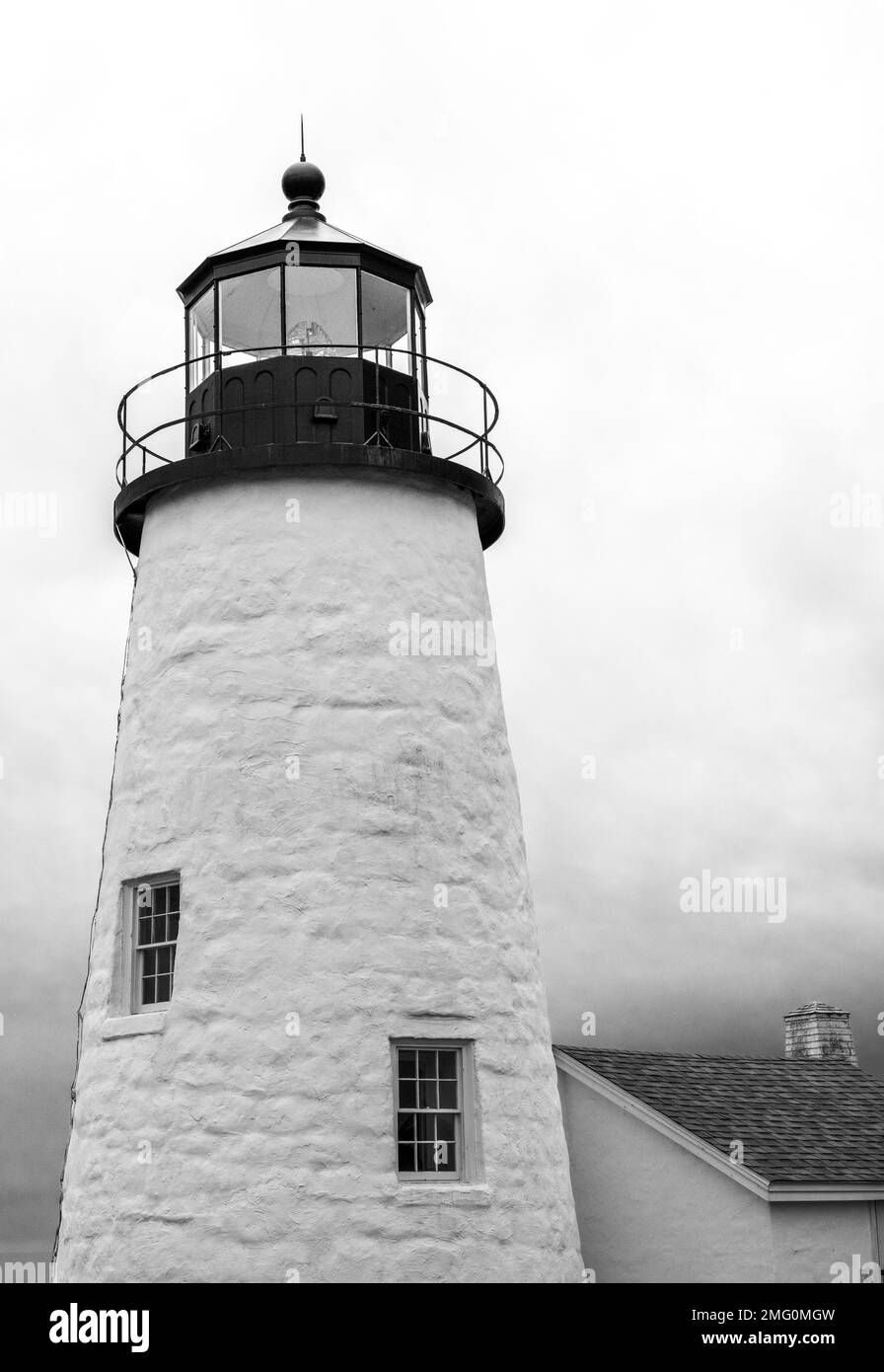 Pemaquid Point Lighthouse fu commissionato dal presidente John Quincy Adams nel 1827 a Bristol Maine Foto Stock