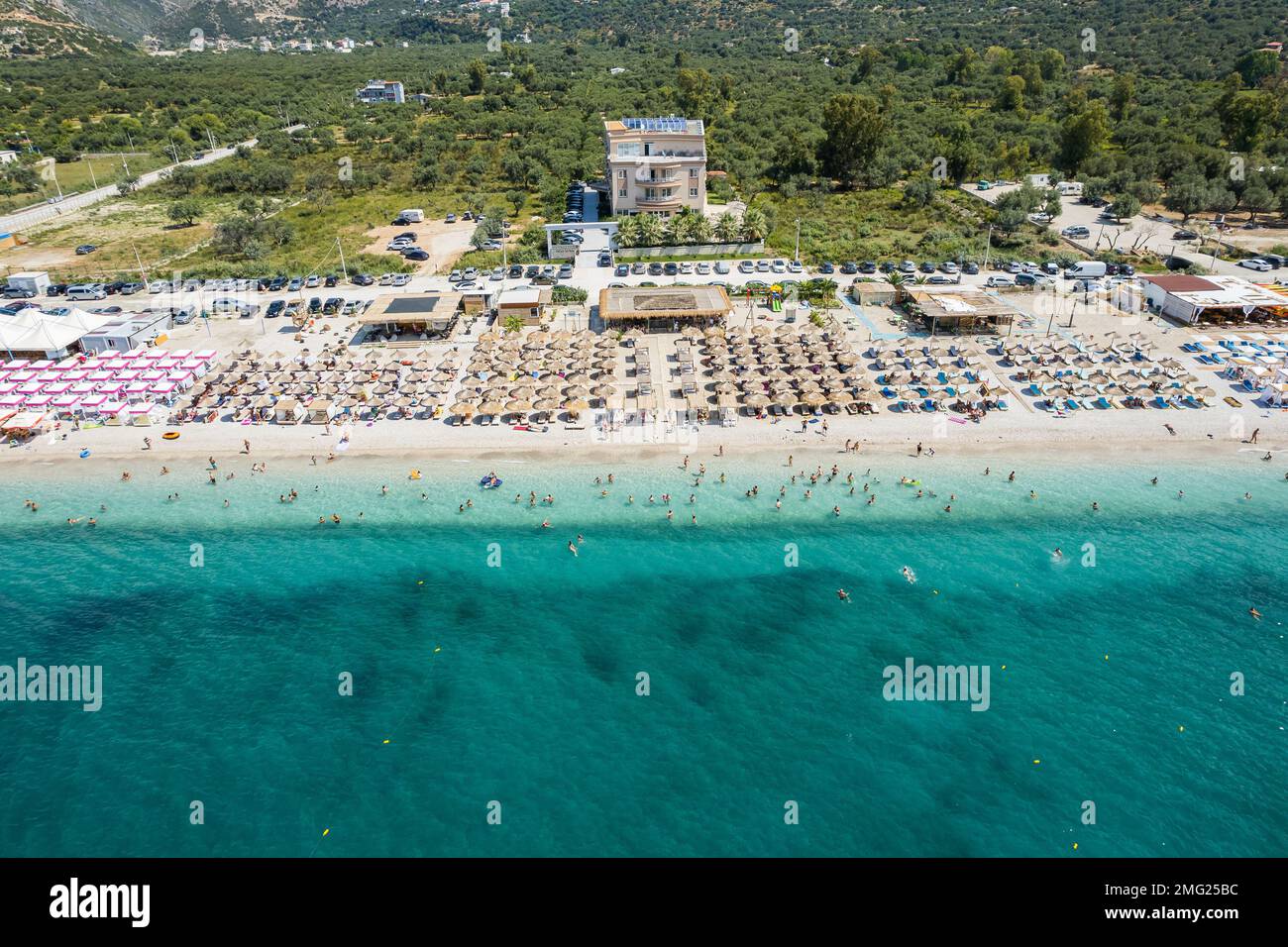 Parte di 7 km di spiaggia nel villaggio Borsh, Albania nell'estate 2022 Foto Stock