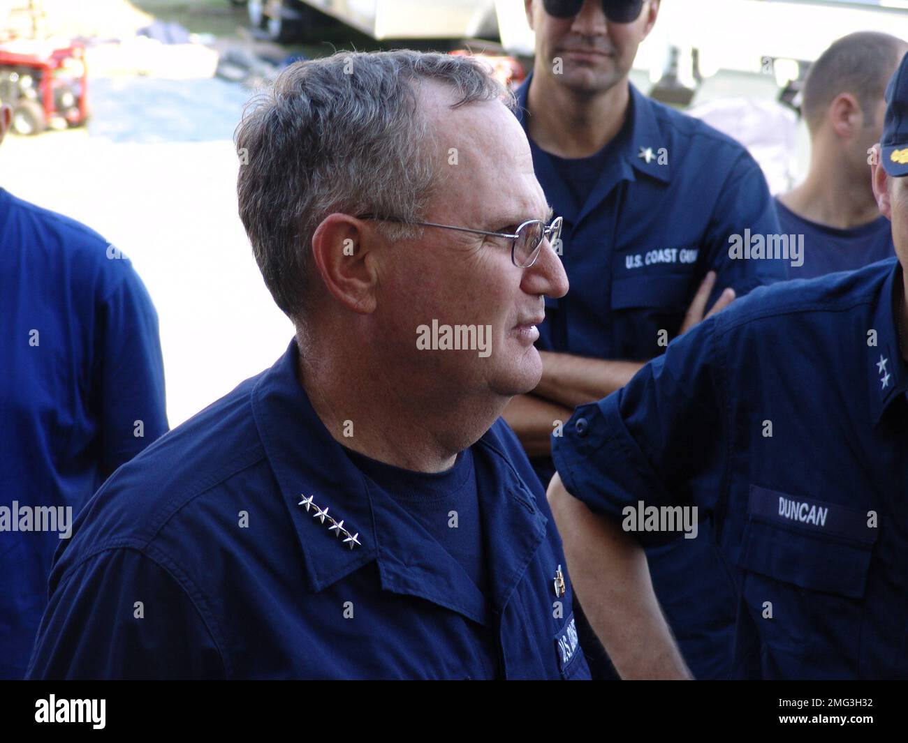 Comando incidente dell'UDE Post New Orleans - Visita del comandante Thomas H. Collins e del presidente George W. Bush - 26-HK-304-230. Uragano Katrina Foto Stock