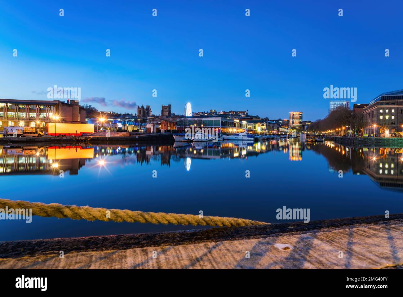 Il porto galleggiante di Bristol al tramonto a Bristol, Inghilterra Foto Stock