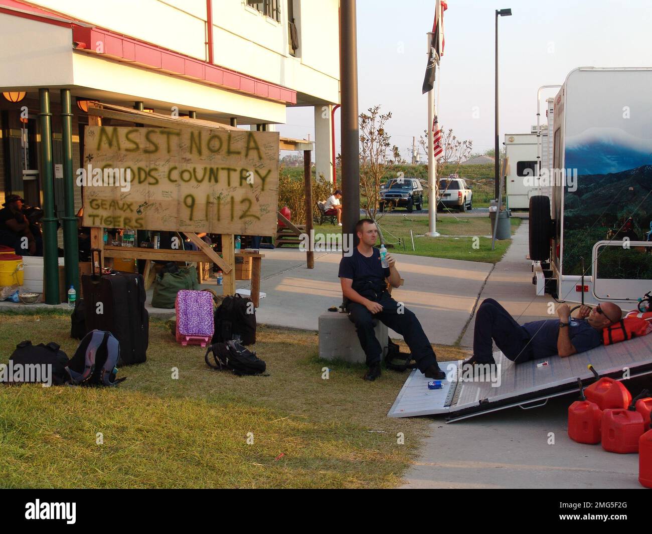 ESU Incident Command Post New Orleans - varie - 26-HK-309-1. Uragano Katrina Foto Stock