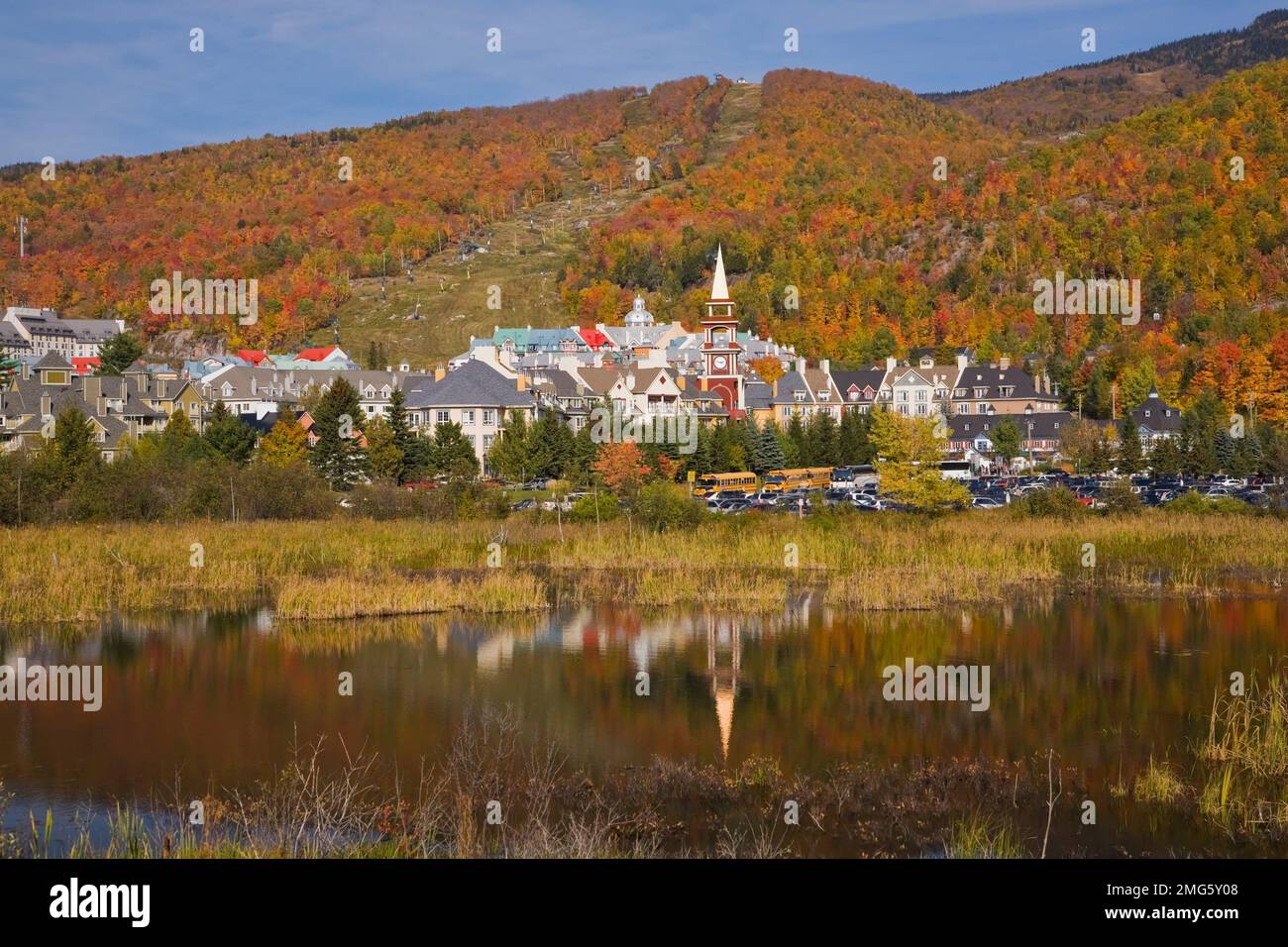 Mont-Tremblant resort in autunno, Laurentians, Quebec, Canada. Foto Stock