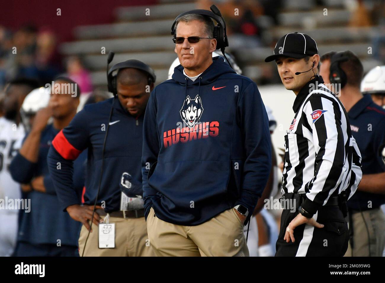 FILE - In this Oct. 26, 2019, file photo, Connecticut head coach Randy Edsall during the first half of an NCAA college football game in Amherst, Mass. UConn has canceled its 2020-2021 football season, becoming the first FBS program to suspend football because of the coronavirus pandemic. (AP Photo/Jessica Hill, File) Foto Stock