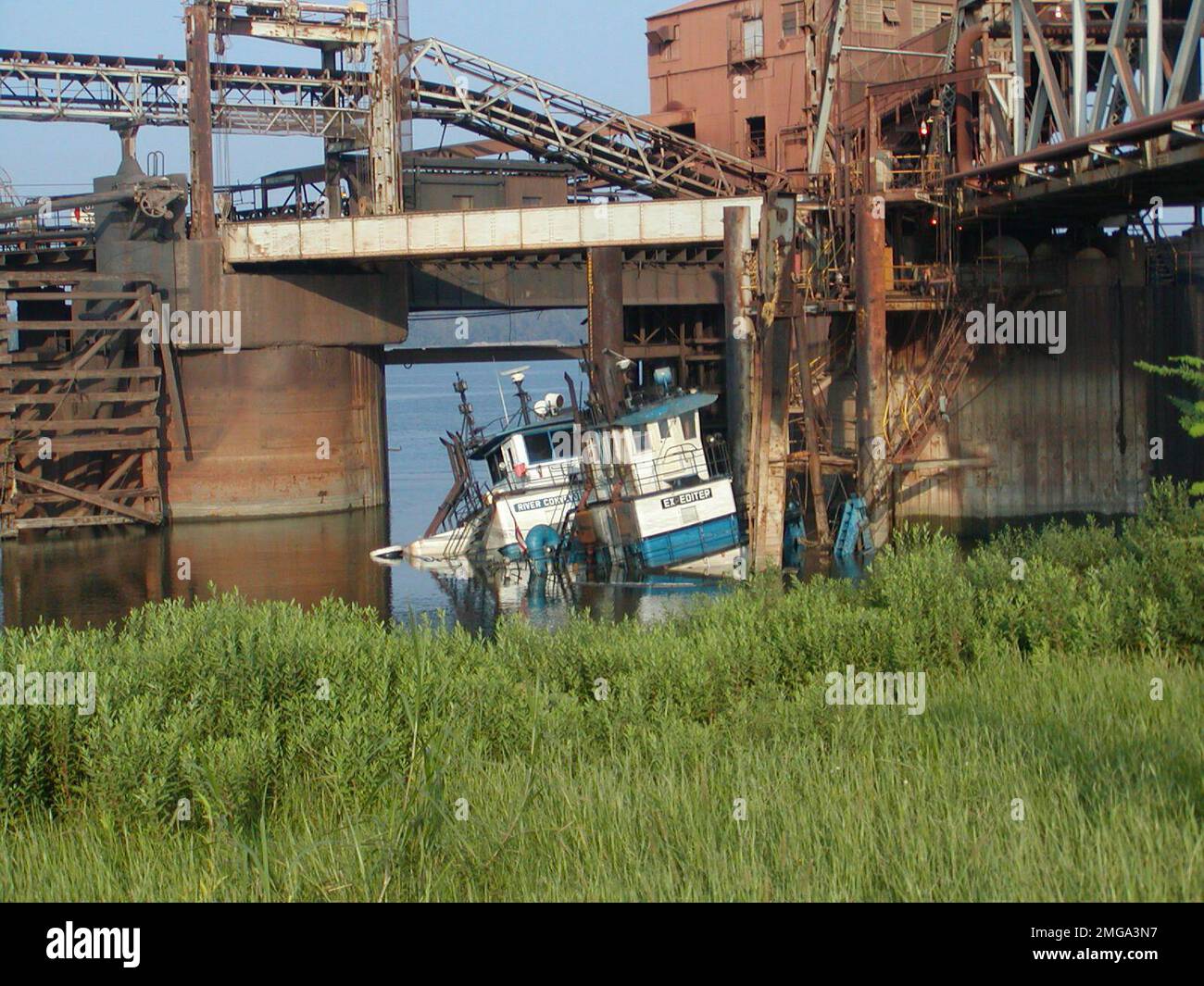 Team di risposta per l'assistenza in caso di disastri (DART) - Marine Safety Office St. Louis - 26-HK-123-125. Uragano Katrina Foto Stock