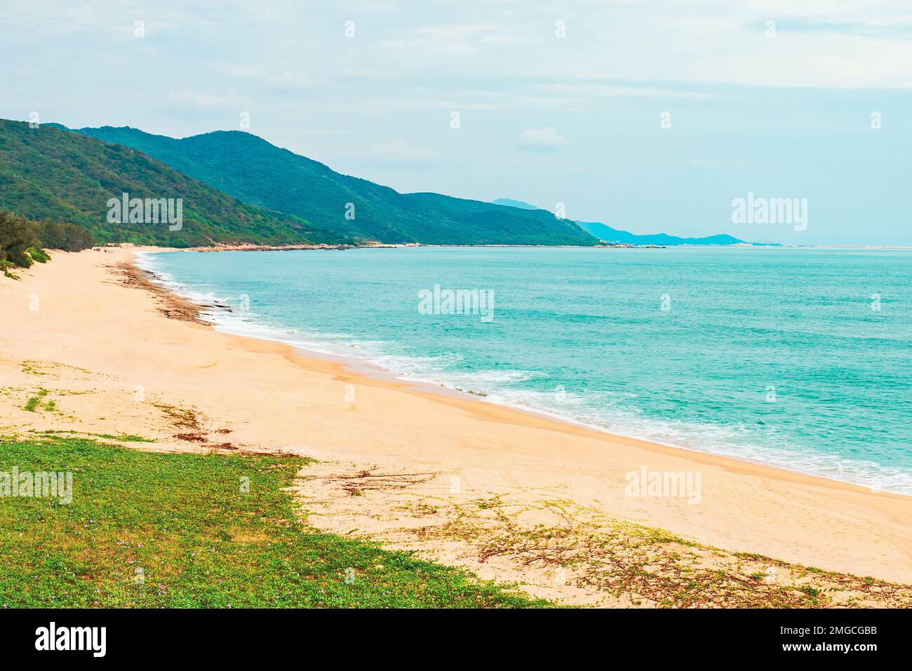 Nanshan Buddismo zona culturale. Vista della spiaggia sul territorio del Parco della Cultura Buddista di Nanshan. Cina, Isola di Hainan, Sanya Foto Stock