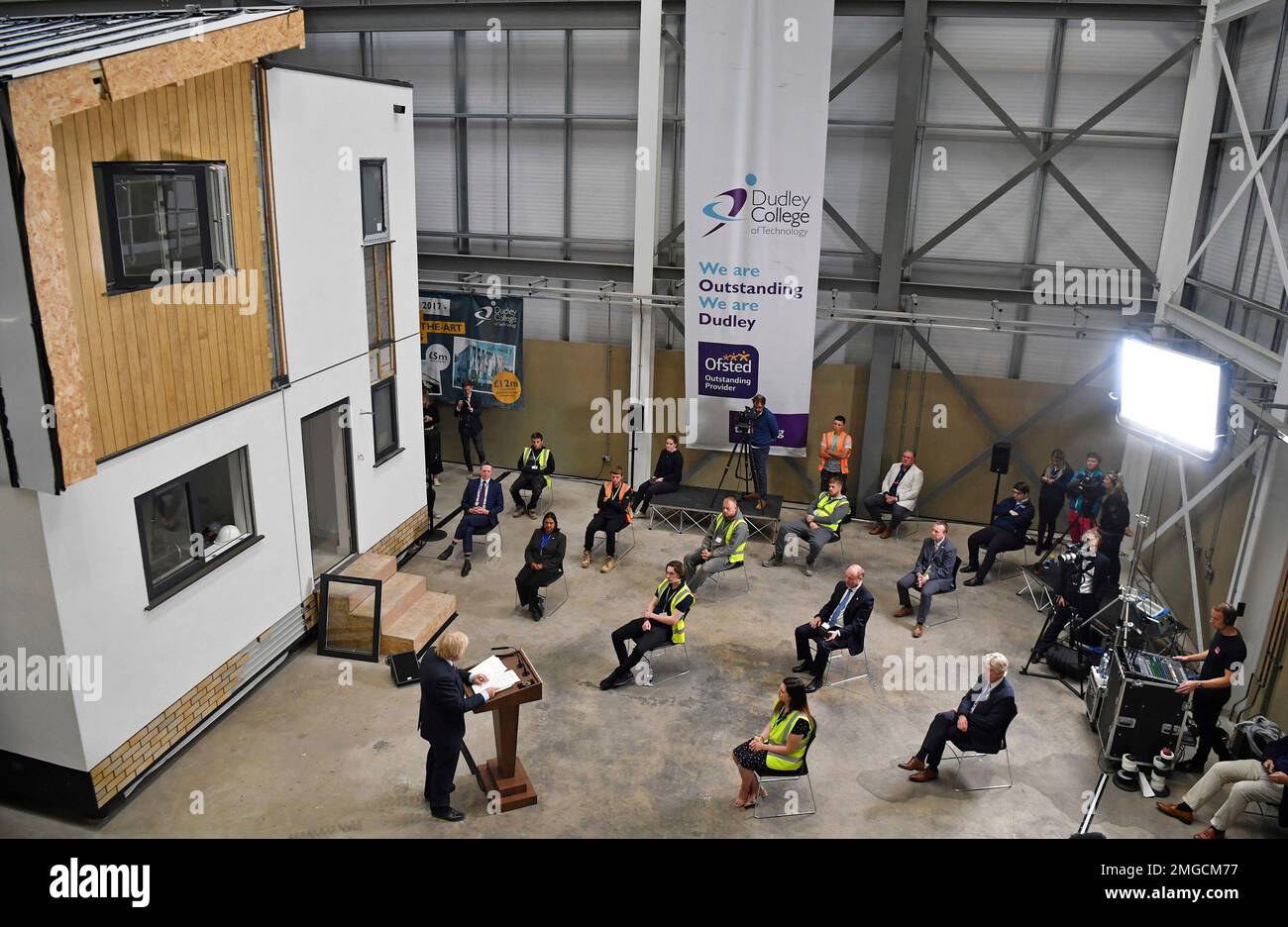 Britain's Prime Minister Boris Johnson delivers a speech during a visit to Dudley College of Technology in Dudley, England, Tuesday June 30, 2020. Johnson promised an infrastructure investment plan to help the U.K. fix the economic devastation caused by the pandemic. (Paul Ellis/Pool Photo via AP) Foto Stock