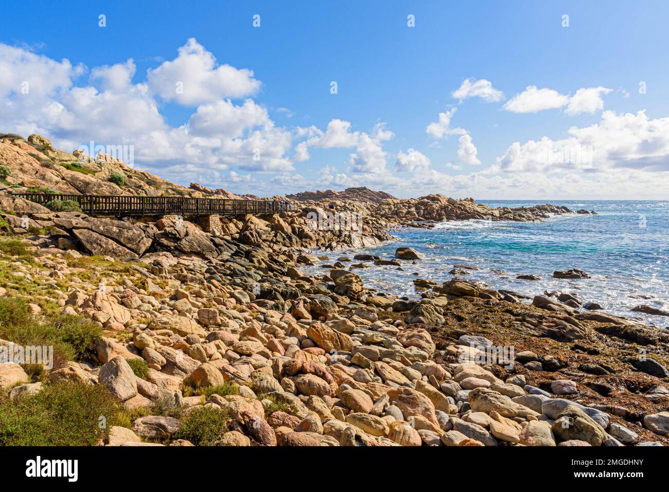 Sentiero in legno attraverso le rocce a Canal Rocks, Leeuwin-Naturaliste National Park, Australia Occidentale Foto Stock